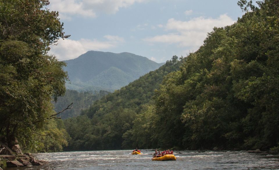 From Hartford: Upper Pigeon River White Water Rafting Tour - Group Size and Language