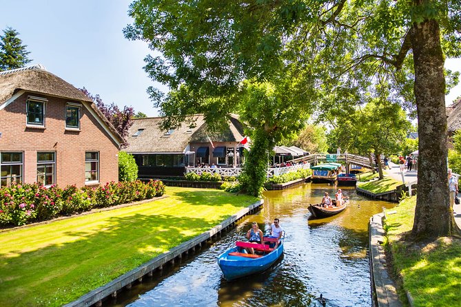 Giethoorn and Afsluitdijk Day Trip From Amsterdam With Boat Trip - Giethoorns Car-free Village