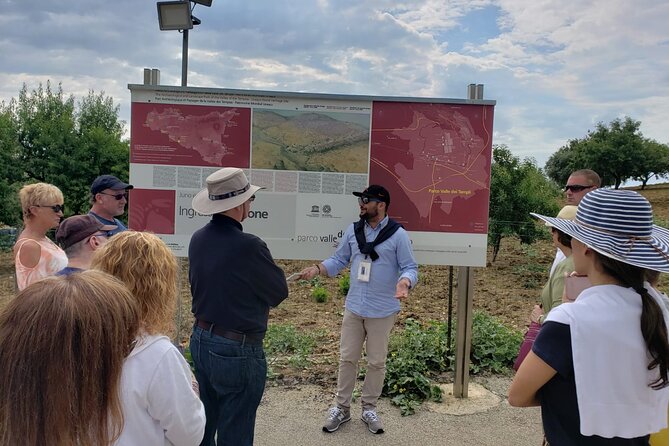 I Tour With the Archaeologist: Group Visit at Sunset to the Valley of the Temples - Tour Highlights and Inclusions