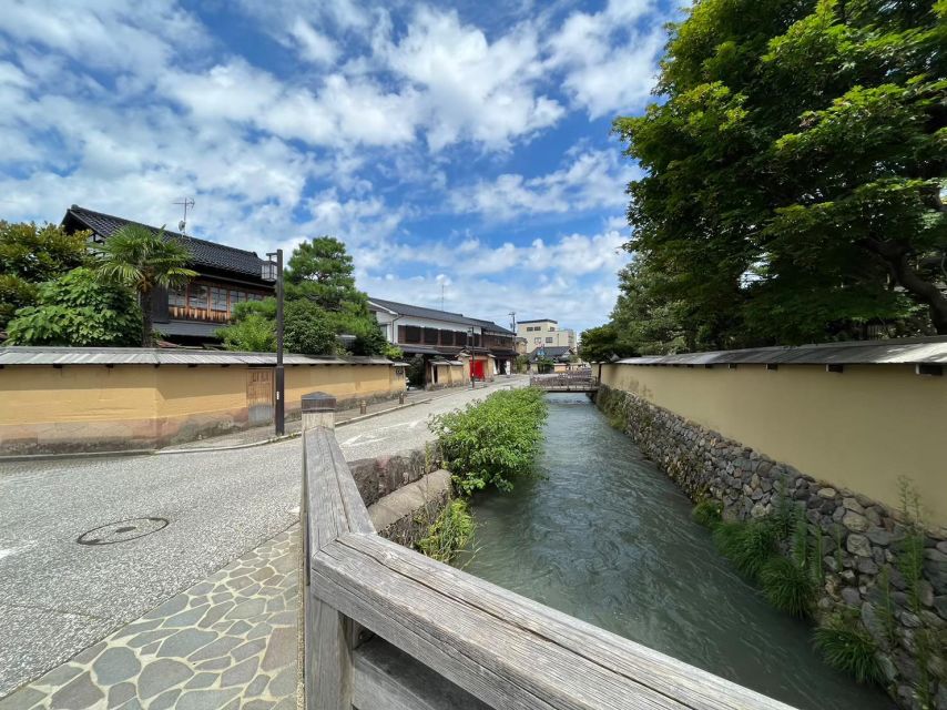 Kanazawa: Samurai, Matcha, Gardens and Geisha Full-Day Tour - Higashi Chaya District