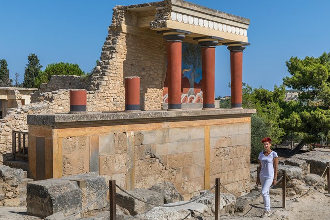 Knossos Palace (Semi Private Tour) - Exploring Knossos Palace