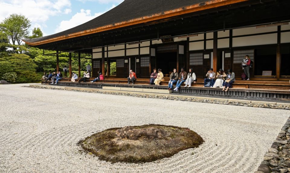 Kyoto: Private Customized Walking Tour With a Local Insider - Exploring Iconic Sights