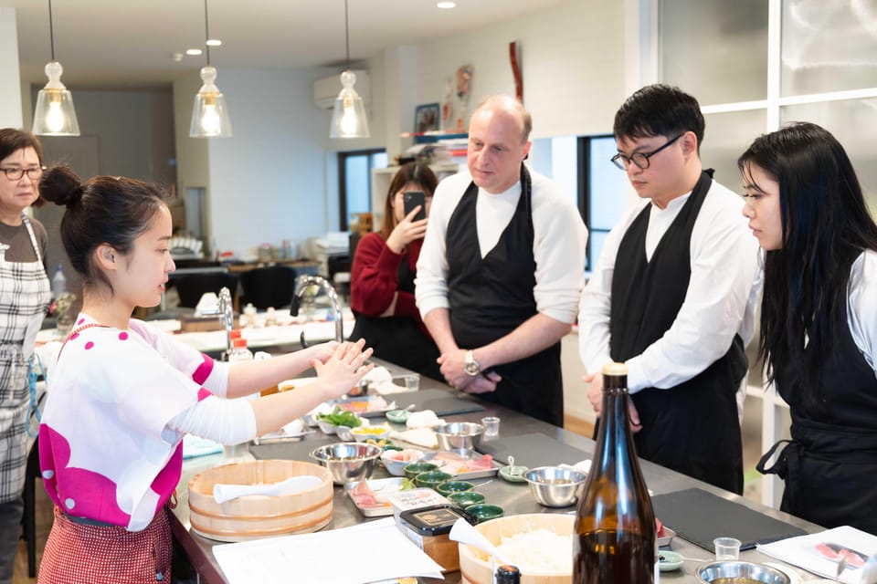 Kyoto: Sushi Lab. by Sumaya - Sushi-Making Techniques