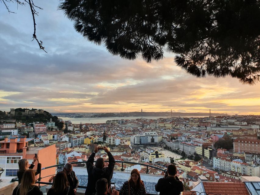 Lisbon: Electric Tuk Tuk Private Tour of the Seven Hills - Photo Opportunities Along the Way