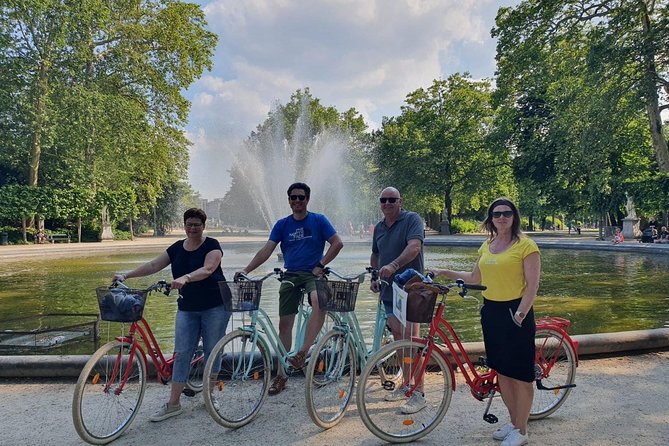 Lively Brussels Highlights Bike Tour DUTCH - Snacks Offered