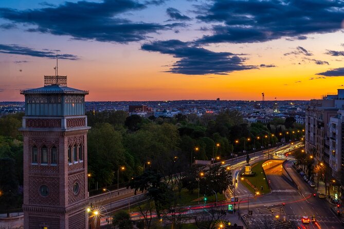 Madrid Sunset Walking Tour With Optional Flamenco Show and Dinner - Flamenco Dinner Experience