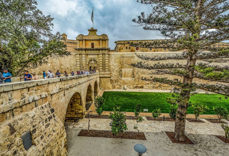 Malta: Highlights of Malta & Mdina Full Day Tour With Lunch - San Anton Botanical Gardens