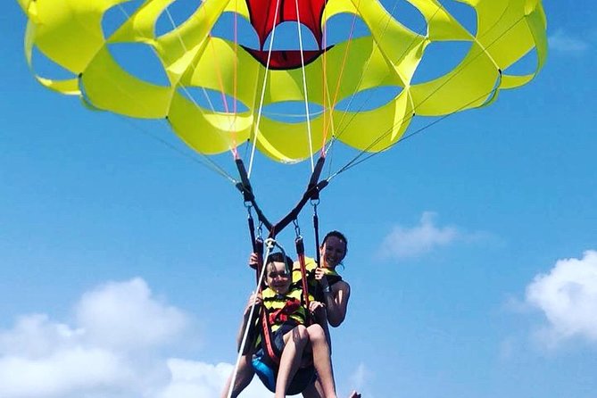 Noord Parasailing With Unparalleled Views - Safety Considerations