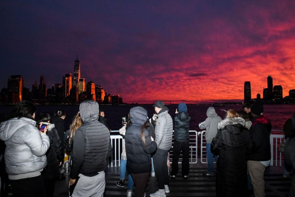 NYC: Statue of Liberty & Brooklyn Bridge Cruise - Dress Code and Restrictions