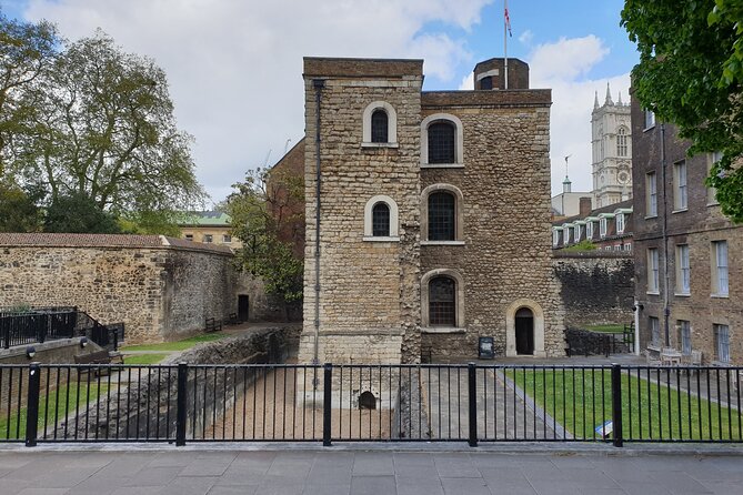 Palaces, Parliament & Power: A Walking Tour of Londons Royal City - Tour Inclusions and Details