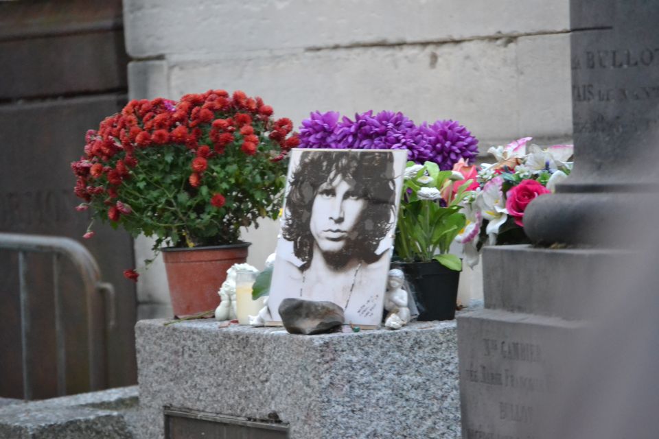 Paris: Pere Lachaise Cemetery Guided Tour in English - Meeting Point and Accessibility