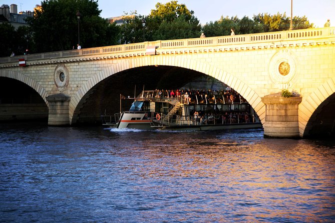 Paris Seine River Sightseeing Cruise With Commentary by Bateaux Parisiens - Audio Commentary