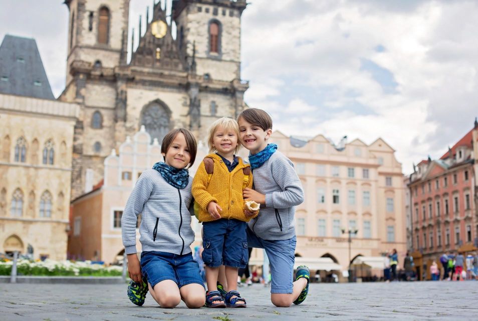 Prague Hradcany Castle, St Vitus Cathedral Tour With Tickets - Exploring Prague Castle Complex