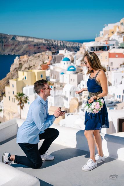 Santorini: Private Photoshoot in Oia or Imerovigli - Photographic Style and Quality