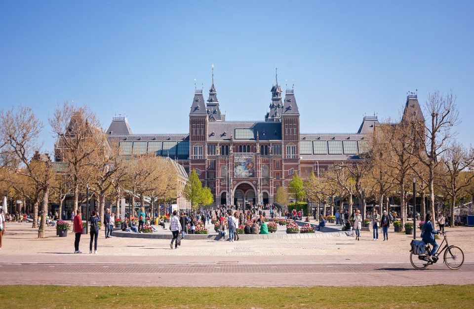 Skip-the-line Stedelijk Museum Amsterdam, Rijksmuseum Tour - Skip-the-Line Ticket Access