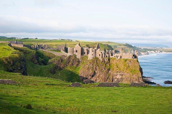 Spanish Belfast And Giants Causeway Tour - Transport and Accessibility Features