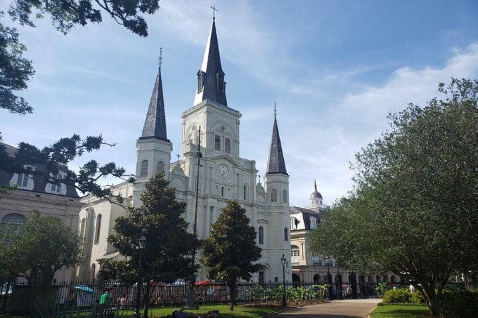 The Louisiana of Creoles: Visit to the French Quarter - Exploring the Old Carré