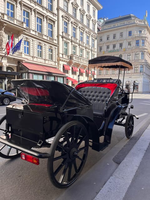 Vienna: Royal E-Carriage Sightseeing Tour Incl. Prosecco - Photo Opportunities