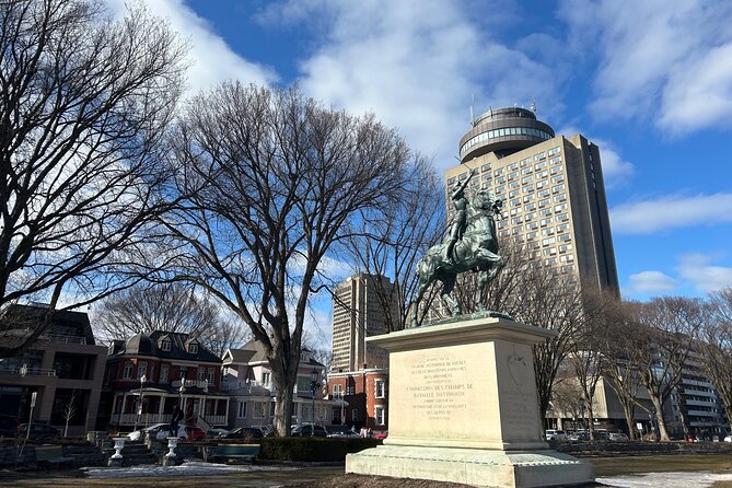 Walking Tour: Crimes, Revelations & Anecdotes in Quebec - Public Transportation and Parking