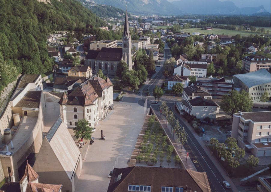 Zurich: Liechtenstein, Austria, Germany and Swiss Day Trip - Lunch and Refreshments