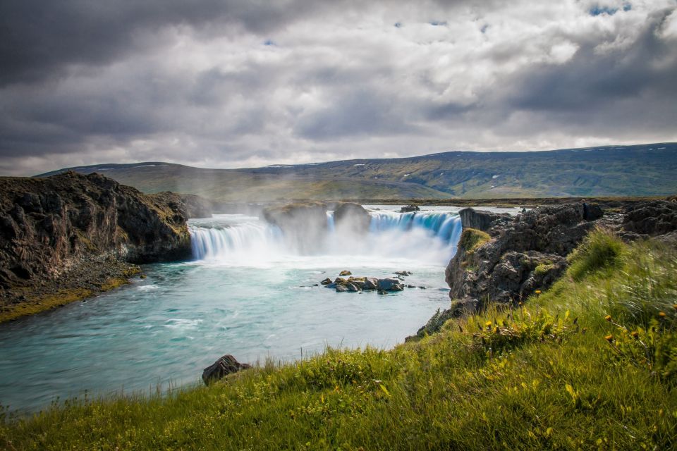 Akureyri: Myvatn Nature Baths and Godafoss Waterfall Tour - Rental Options