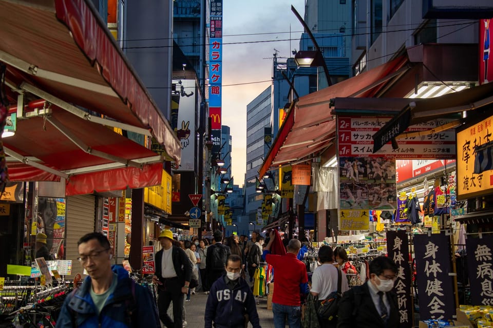 All-You-Can-Drink Bar Hopping Tour in Ueno Review - Pros and Cons