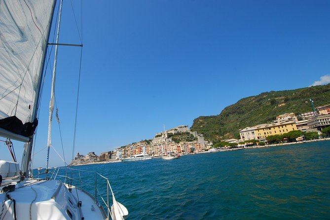 Cinque Terre Sailing Day Trip From La Spezia - Lunchtime in Vernazza