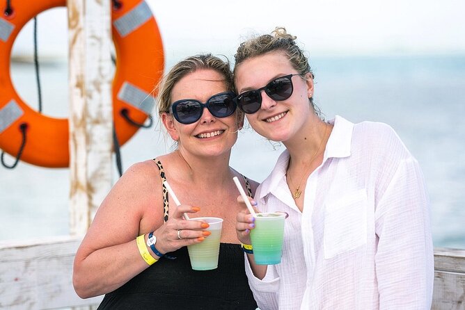 Half-Day Shipwrecks Tour and Floating Bar, Adults Only - Snacks and Gratuities