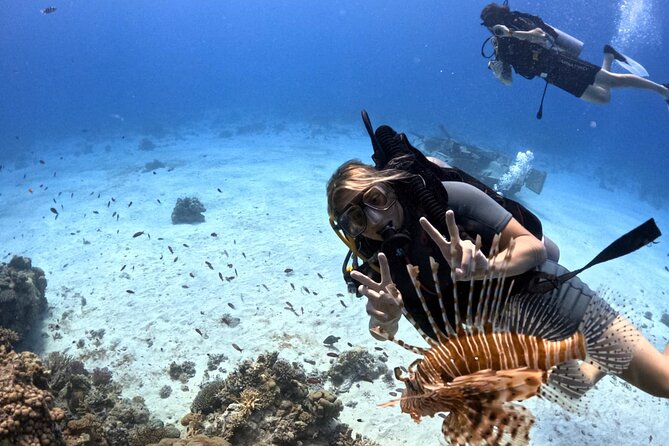 Intro Diving Beginner and Discover Red Sea Underwater - Getting Ready for the Dive