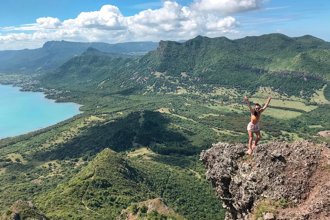 Le Morne Mountain Sunrise Hike & Climb - Group Size Capacity