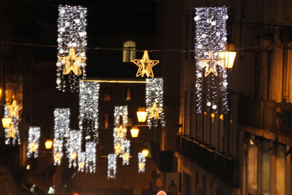 Lisbon's Christmas Lights Tour 2H - Iconic Squares and Avenues