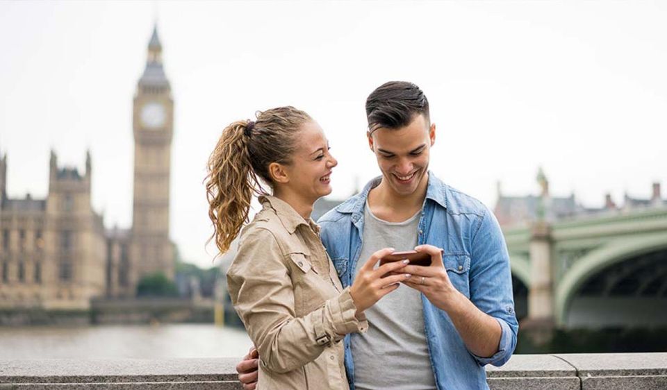 London: Smartphone Scavenger Hunt and City Walking Tour - Suitable for All Age Groups