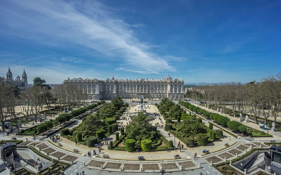 Madrid: Royal Palace Guided Tour With Skip-The-Line Entry - What to Expect During the Tour