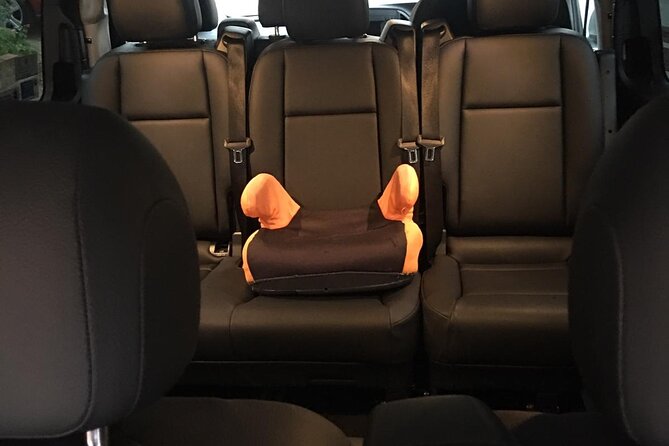 One-Way Taxi Transfer From Gatwick Airport to London - Child and Infant Seat Options