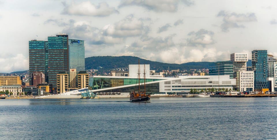 Oslo: Fjord Mini Cruise by Wooden Sailing Ship - Experienced and Attentive Crew