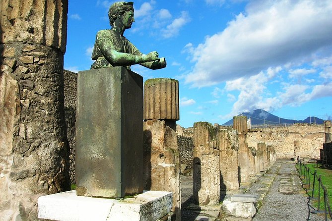 Pompeii & Amalfi Day Trip From Naples - Meeting Point and Duration