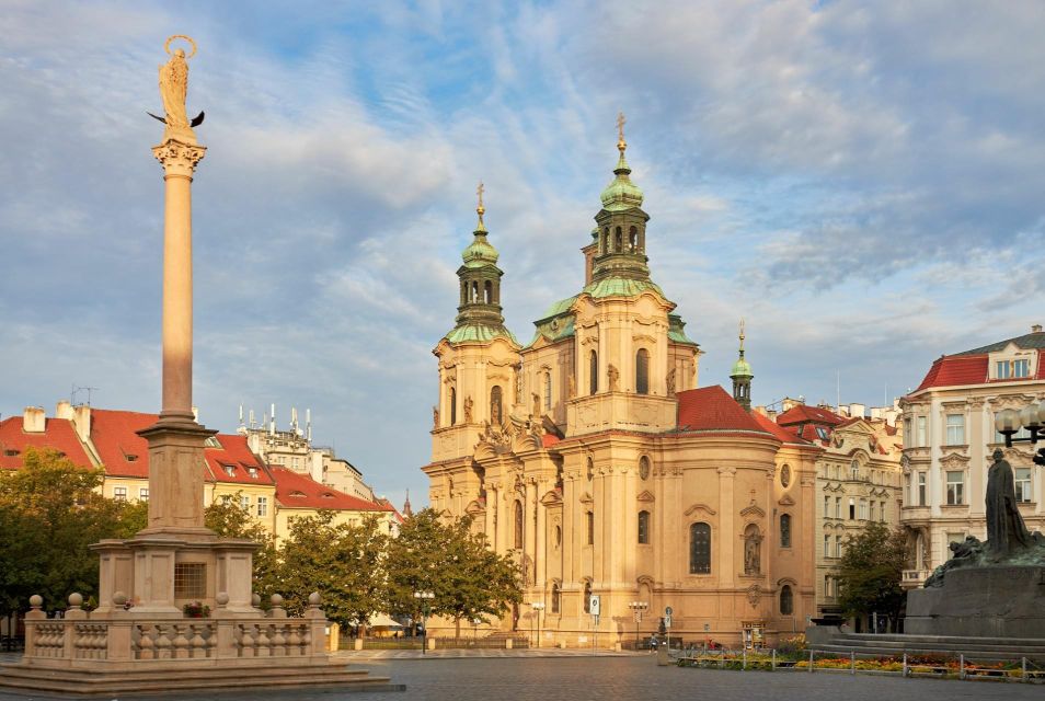 Prague Hradcany Castle, St Vitus Cathedral Tour With Tickets - Immersive Storytelling Experience