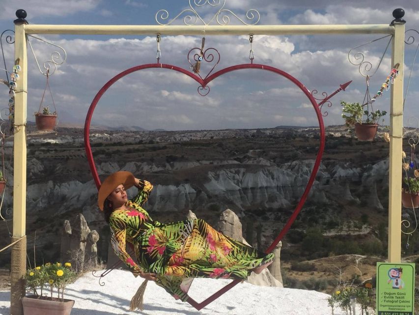 Skip-The-Line: Fairy Chimneys of Cappadocia W/Lunch - Uchisar Castles Stunning Vistas