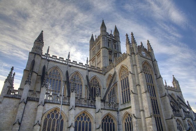 Stonehenge and Bath Tour From Oxford - Minimum Travelers Requirement