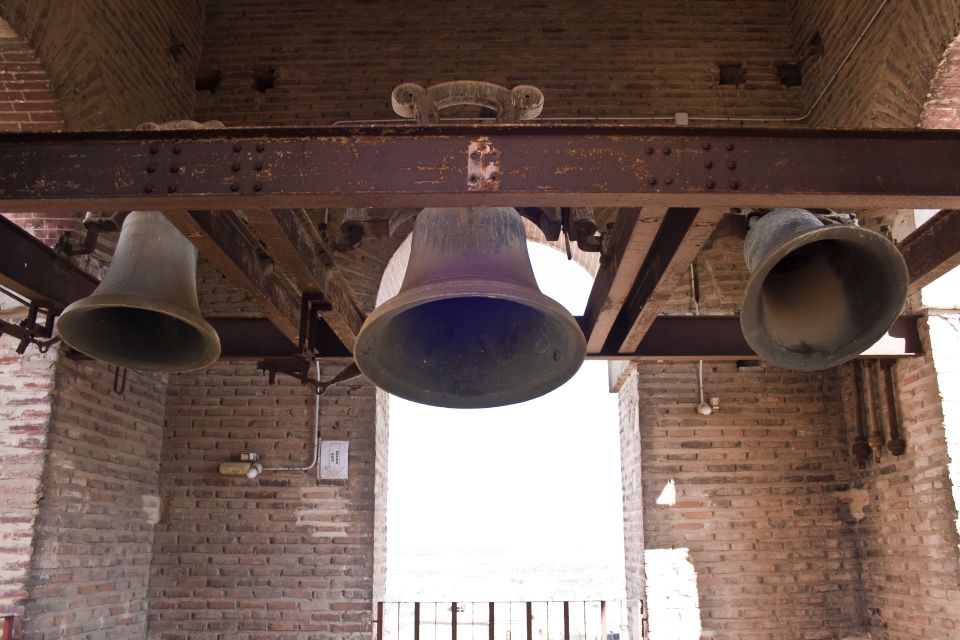 Toledo: Guided Monument Walking Tour With Wristband Pass - Languages and Cancellation