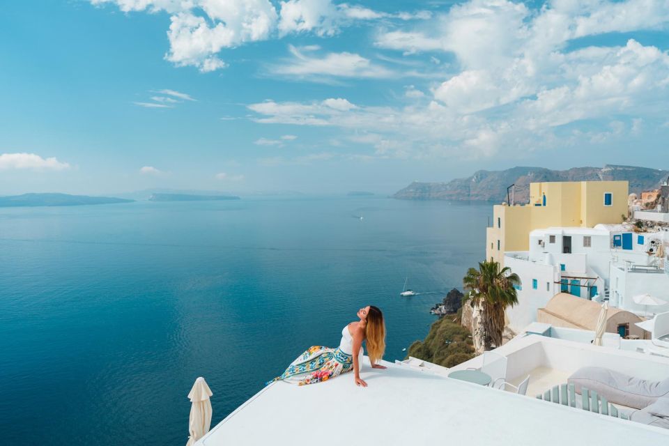 Tour Santorini With a Professional Photographer - Memorable Souvenir