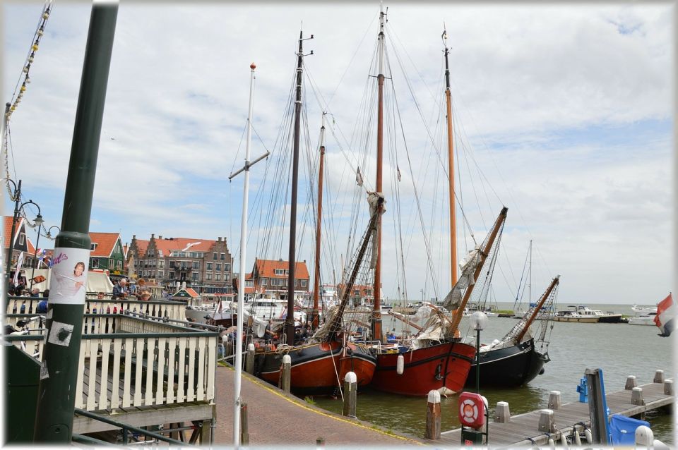 Amsterdam: Private Zaanse Schans Windmills and Volendam Trip - Volendam Sightseeing