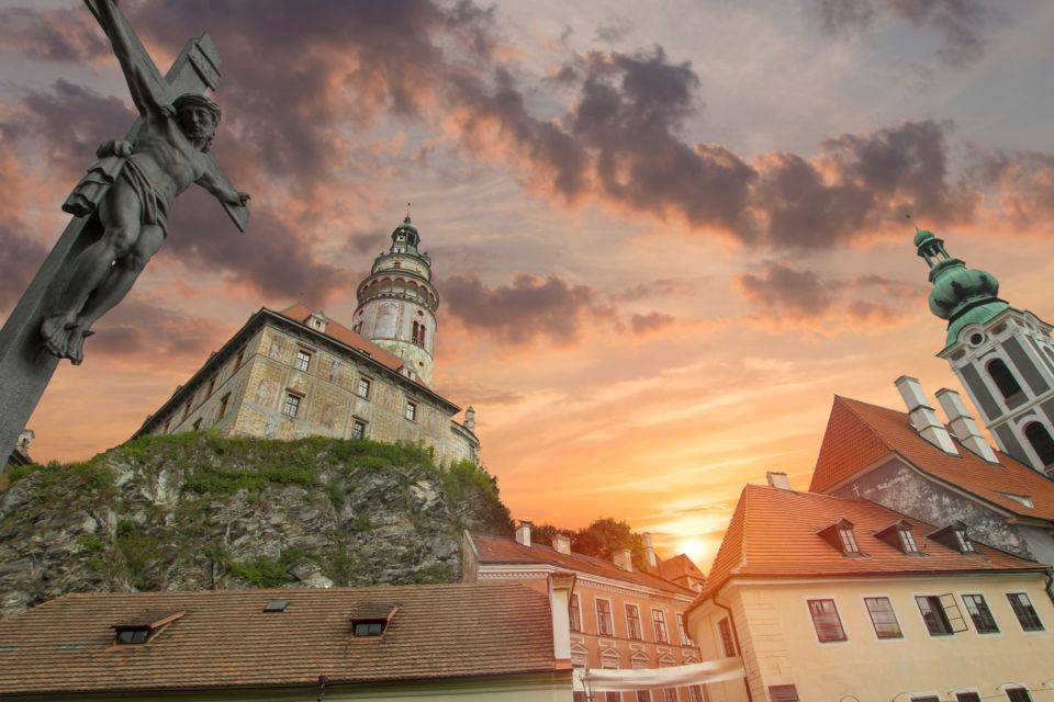 Cesky Krumlov: First Discovery Walk and Reading Walking Tour - Accessibility Considerations