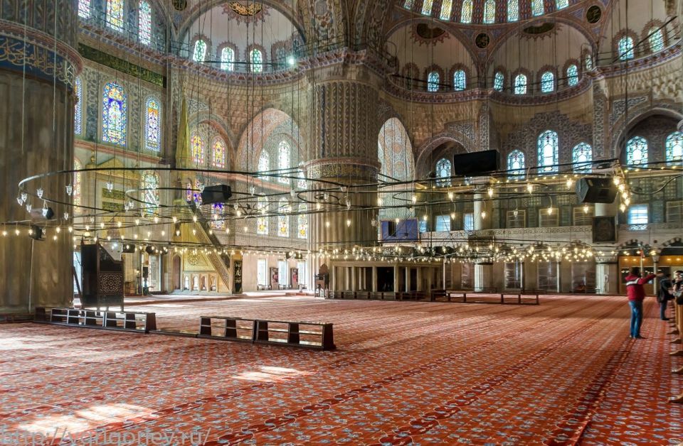 Istanbul: Basilica Cistern, Bosphorus Cruise, & Hagia Sophia - Shopping at the Grand Covered Bazaar