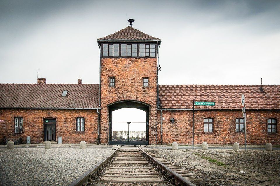 Krakow: Full-Day Auschwitz-Birkenau & Salt Mine Guided Tour - Site Accessibility and Restrictions