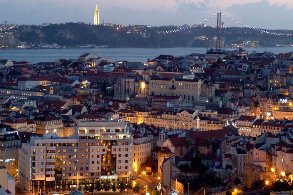 Lisbon: Half-Day Night Group Tour W/ Fado Dinner Show - Alfama Neighborhood Walking Tour