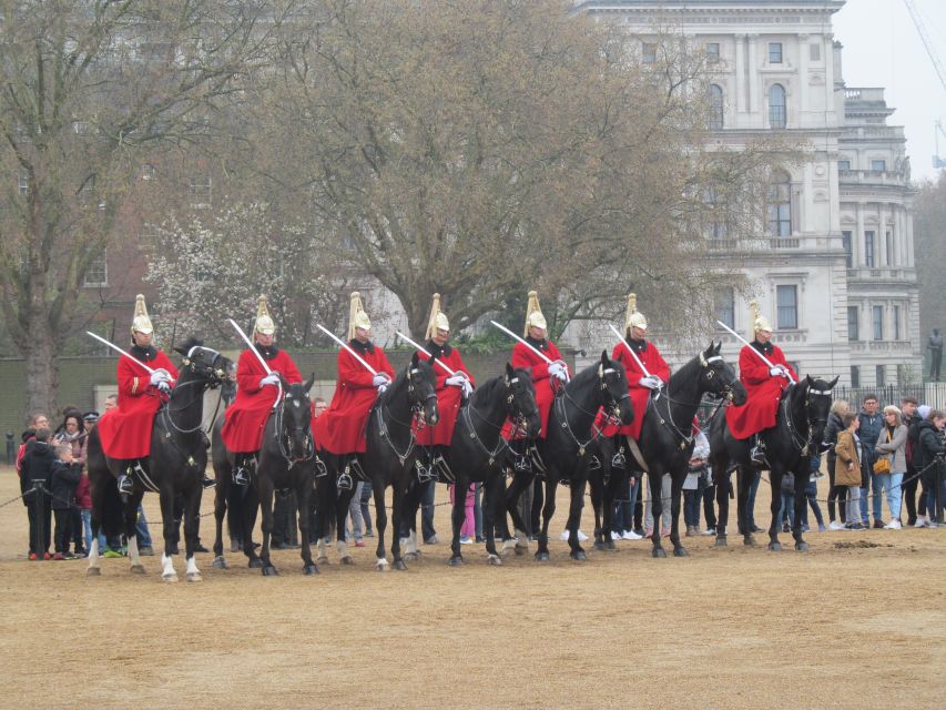 London: Best of London Day Tour With Pub Lunch - Tour Finale at the Tower of London