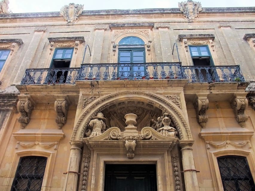 Malta: Mdina and Rabat Walking Tour With Catacombs - Discovering Rabats Wignacourt Museum and Catacombs