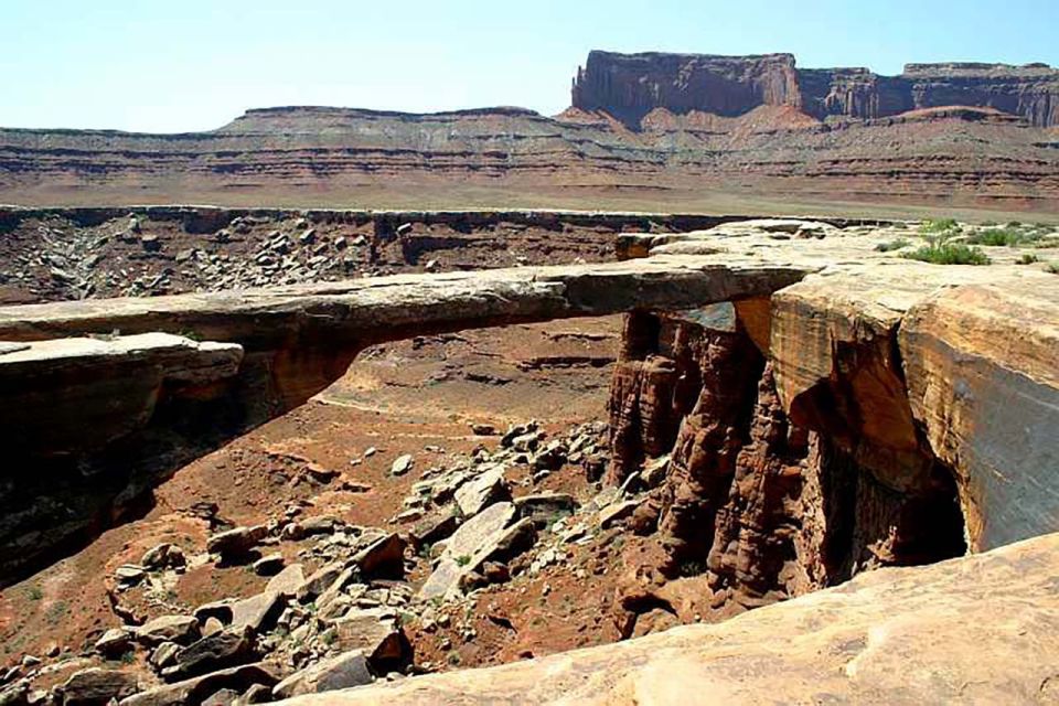 Moab: Canyonlands National Park 4x4 White Rim Tour - Guided Hikes and Picnic Lunch