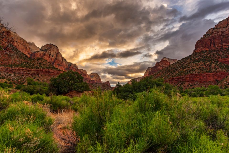 Moab: Ultimate Utah Combo Self-Driving Audio Tour - Immerse in Monument Valley